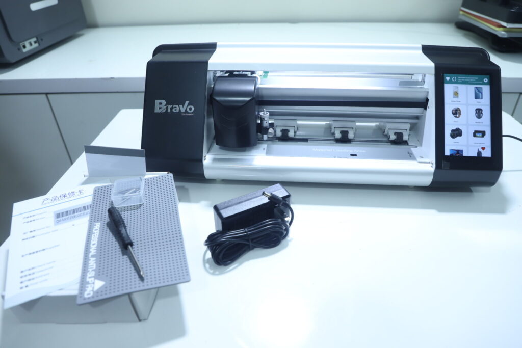 MOBILE SKIN CUTTING PLOTTER