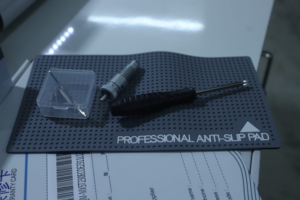 MOBILE SKIN CUTTING PLOTTER