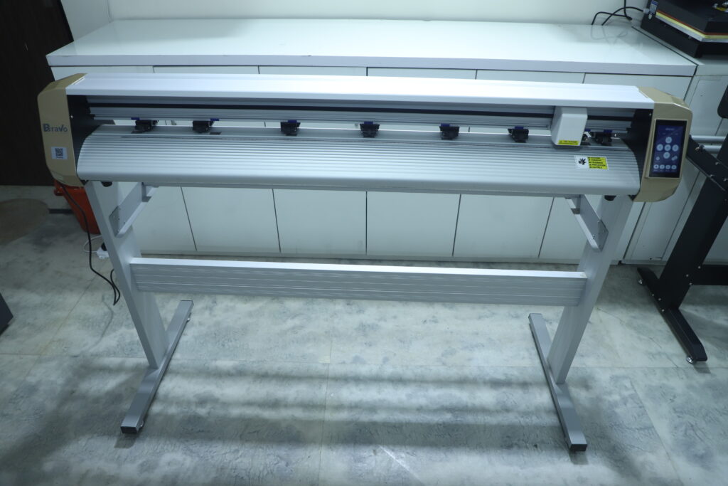RADIUM CUTTING PLOTTER MACHINE